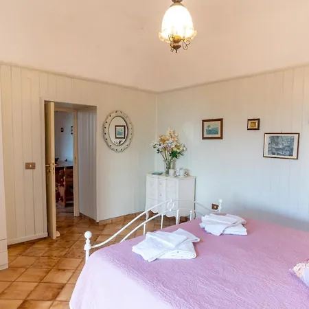 Semesterbostad Casetta Rosa *